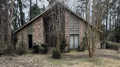 Photo of Charming Family Home with Spacious Living Areas in Jackson, Mississippi